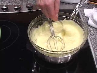 How To Make A Hollandaise Sauce